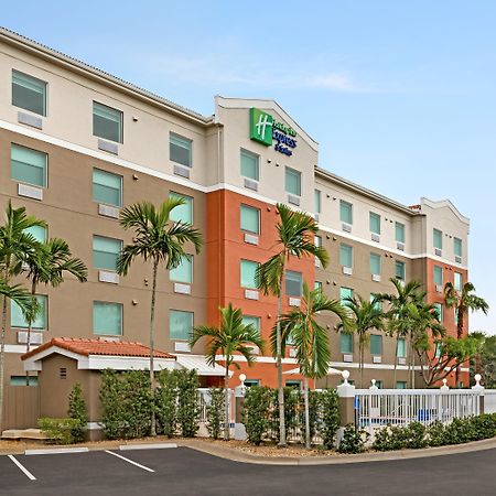 Holiday Inn Express & Suites Pembroke Pines-Sheridan St By Ihg Buitenkant foto