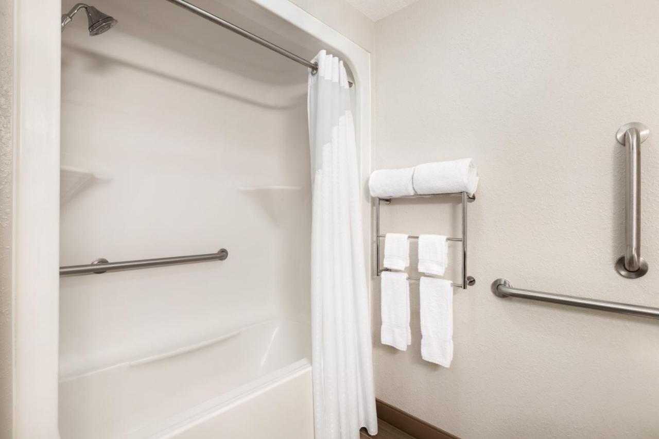 Holiday Inn Express & Suites Pembroke Pines-Sheridan St By Ihg Buitenkant foto