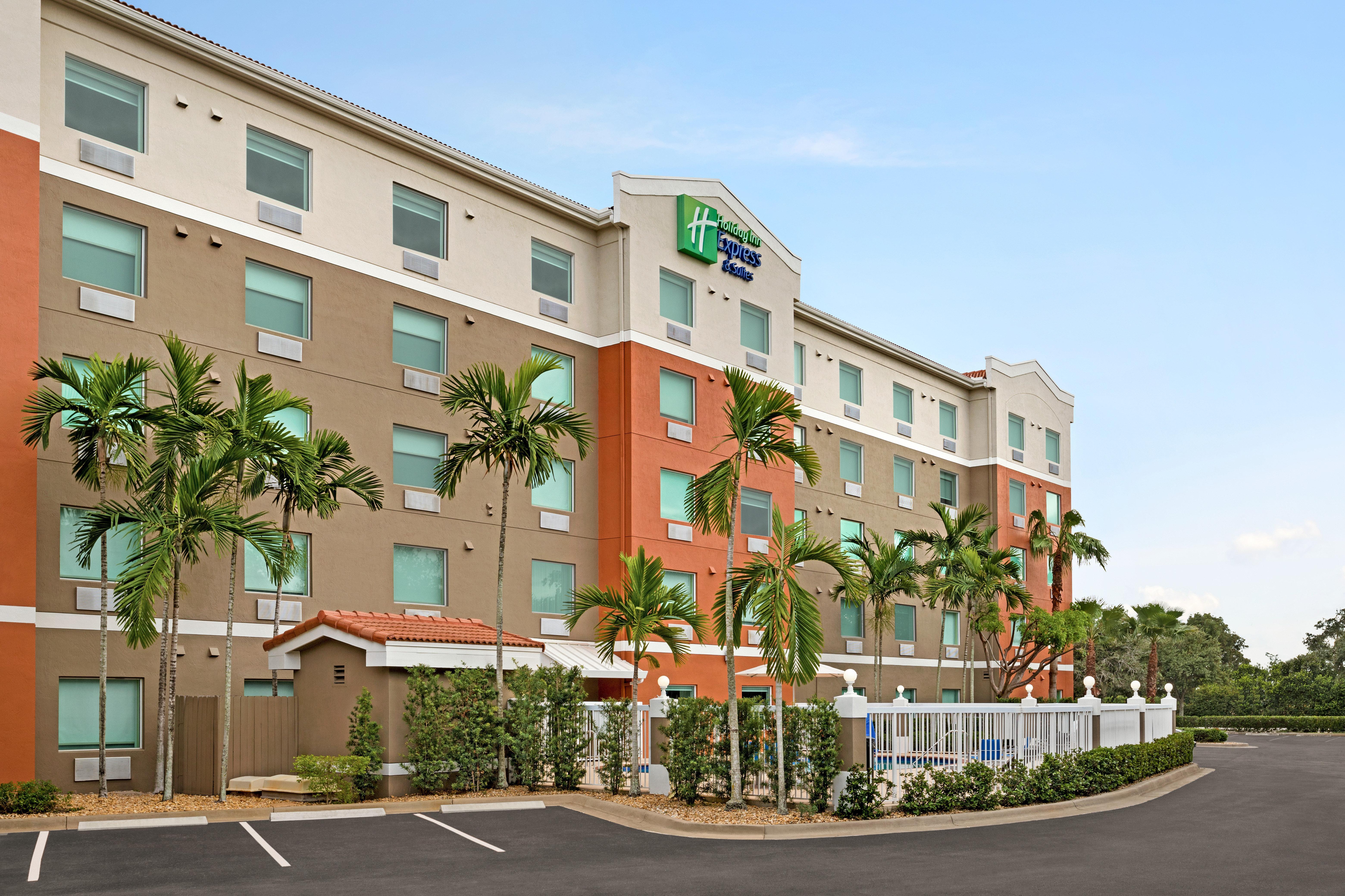 Holiday Inn Express & Suites Pembroke Pines-Sheridan St By Ihg Buitenkant foto