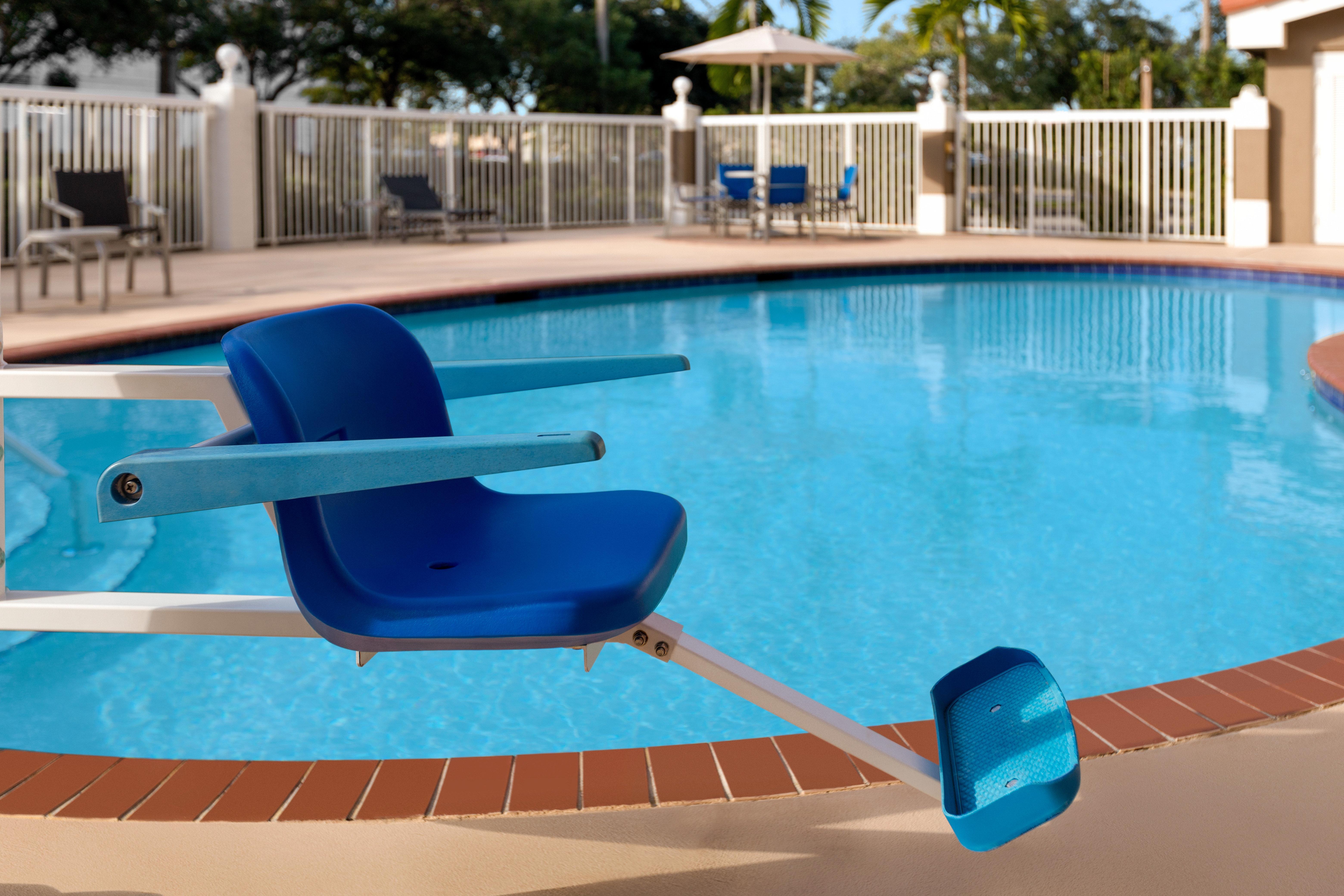 Holiday Inn Express & Suites Pembroke Pines-Sheridan St By Ihg Buitenkant foto