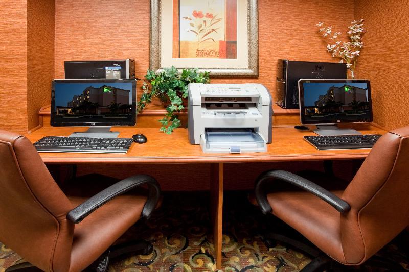 Holiday Inn Express & Suites Pembroke Pines-Sheridan St By Ihg Buitenkant foto