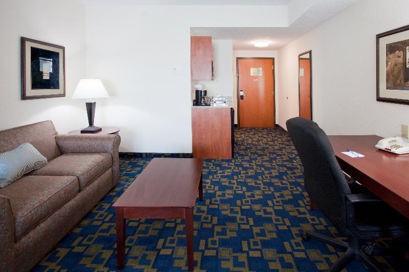 Holiday Inn Express & Suites Pembroke Pines-Sheridan St By Ihg Buitenkant foto